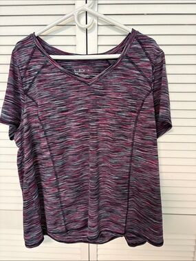 Livi Active Short Sleeved V-Neck Tee 18/20